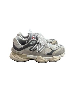 New Balance 9060 Rain Cloud Grey Size 6.5 (big boy) Sneakers